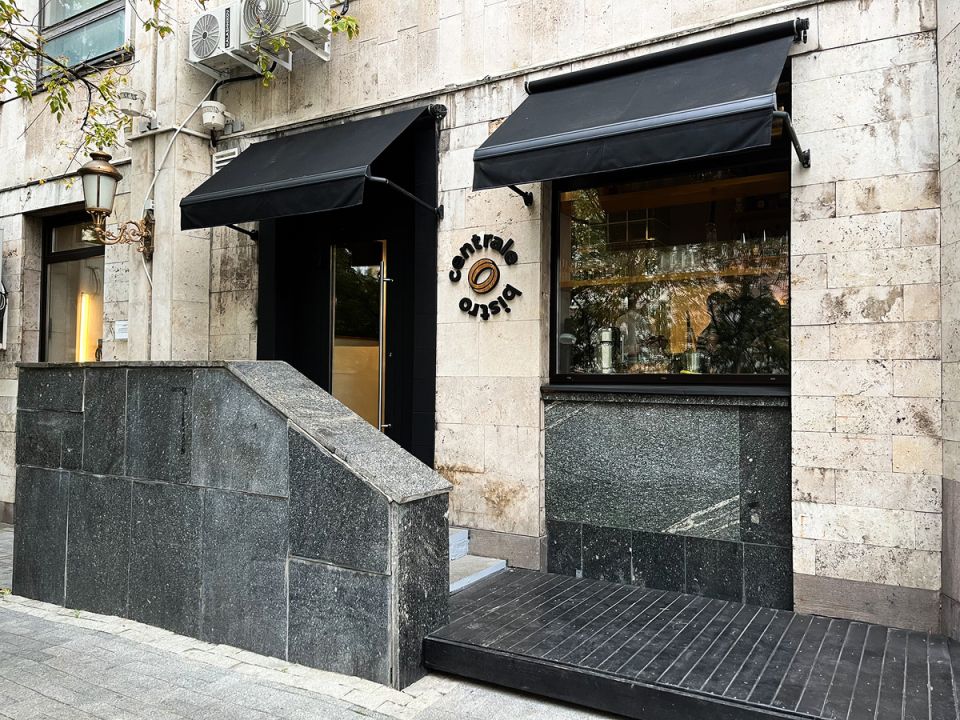    : Centrale Bistro   
