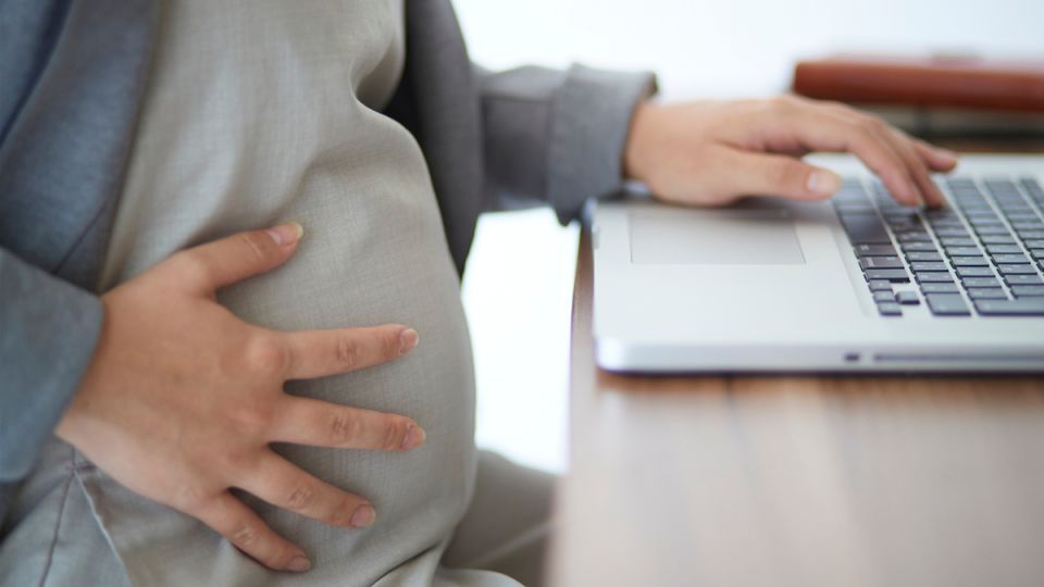 Работодатель выплатила компенсацию за незаконное увольнение беременной сотрудницы