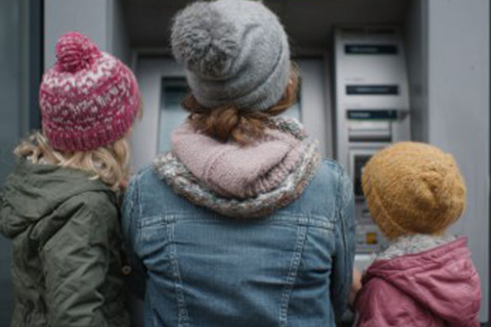 Изменения в графике выплат пособий и пенсий в ноябре 2025 года