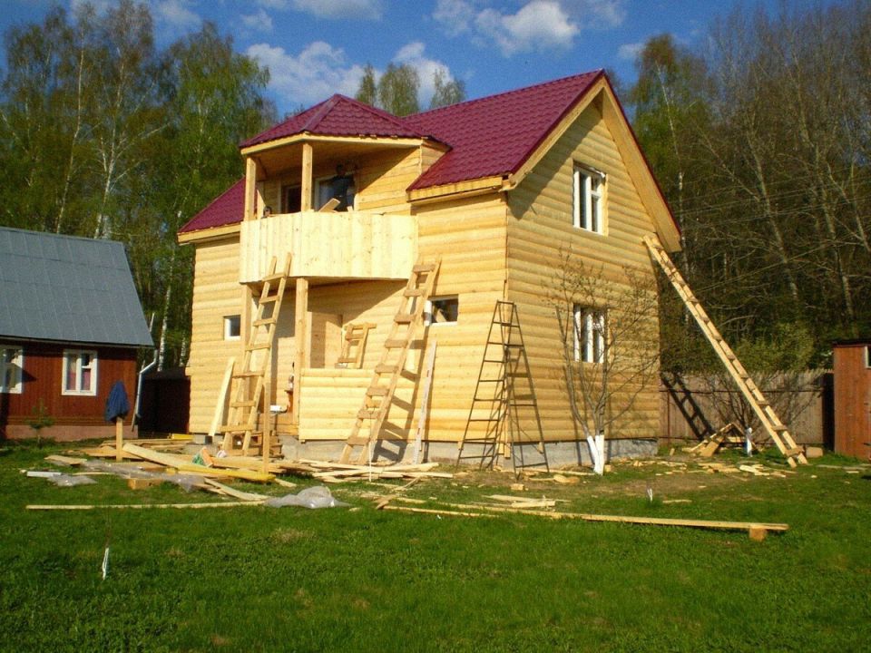 Строительство обернулось соседским сюрикеном: дом на чужой земле