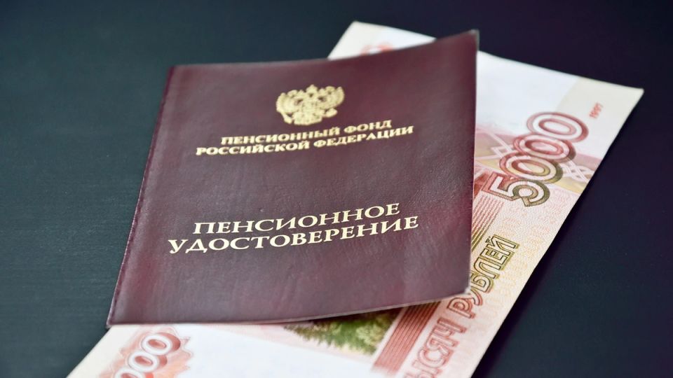 Пенсионный разрыв: работающие пенсионеры наконец сокращают разницу в выплатах