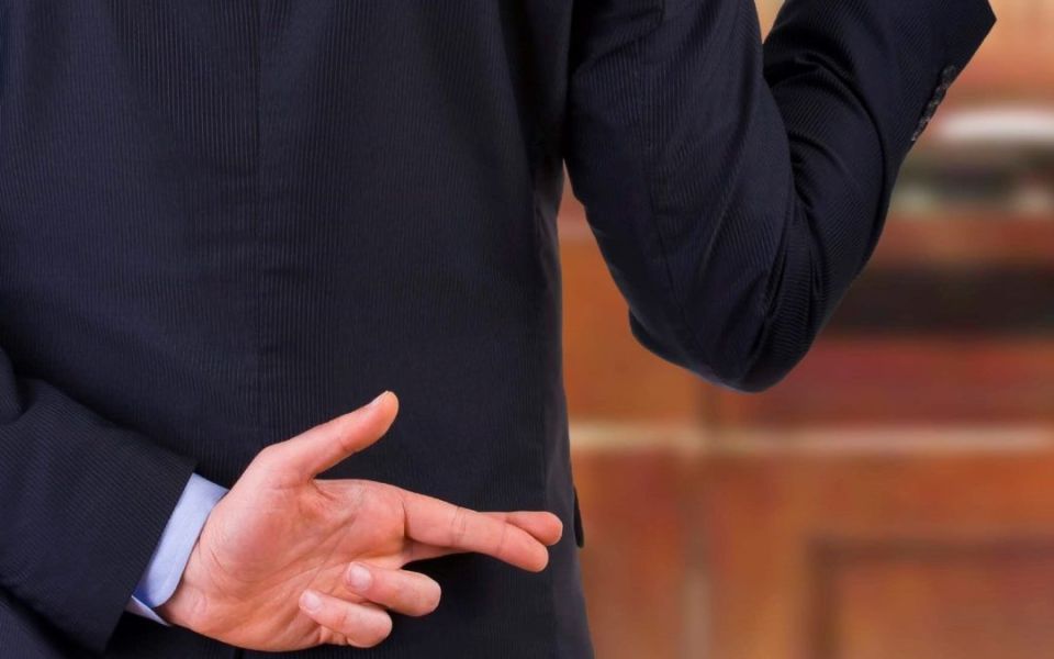 Как определить лжеца: секреты невербальных сигналов и методы спецслужб