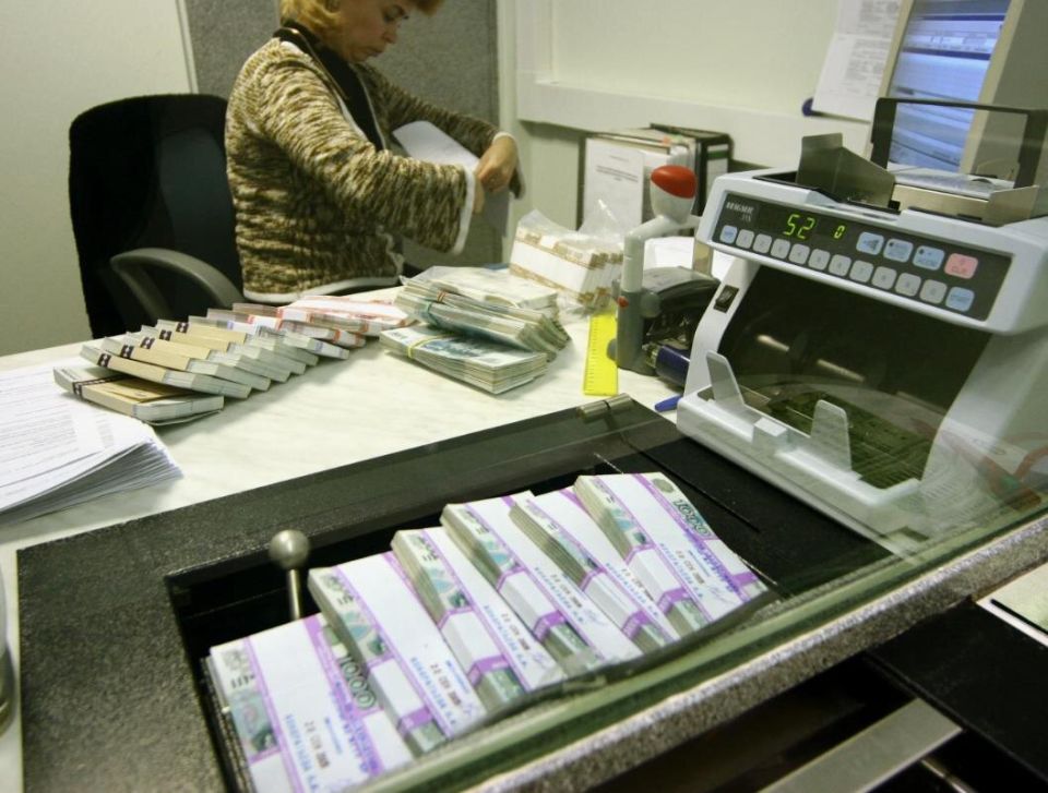 Почему банки все чаще отказывают в выдаче наличных: что стоит за этой тенденцией?