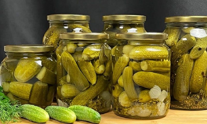 Три потрясающих рецепта огурцов, которые помогут вам зимой