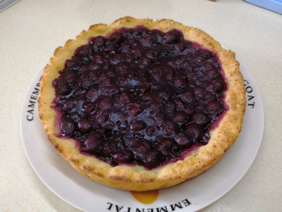 Творожное тесто с кислинкой вишни: идеальный десерт для вашего стола