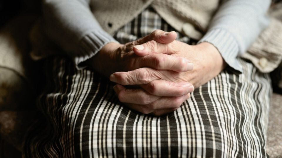 Носящие трудности: почему пенсии в России разные, как небо и земля