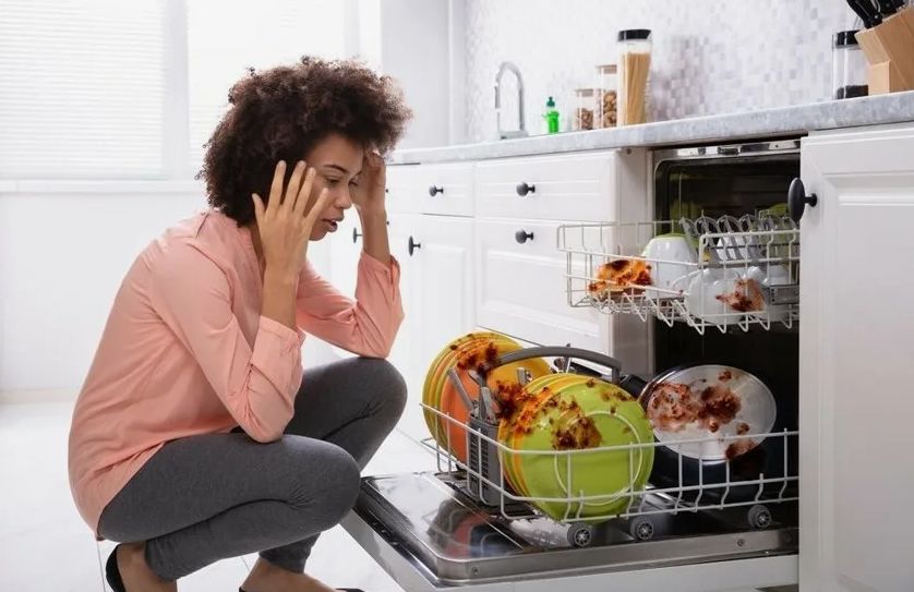 10 мифов о посудомоечных машинах, которые пора развеять