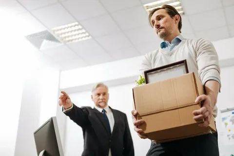 Сокращение или возможность переобучения: в чем подводные камни?