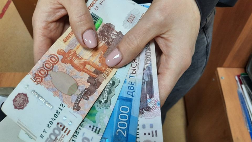 Как деньги на счётах могут быть изъяты — спокойный разбор ситуаций