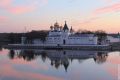 В Поназыревском округе сотрудники МЧС России ликвидируют крупный пожар