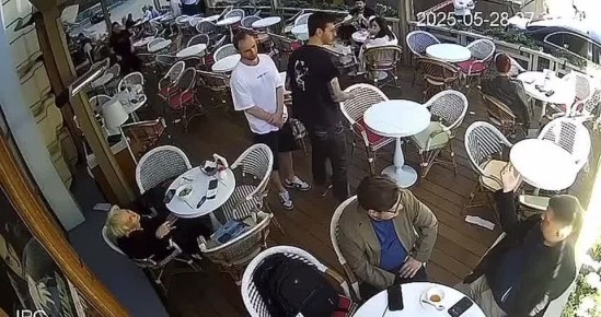 Футболист Федор Смолов стал участником инцидента с применением насилия в одном из заведений сети «Кофемания», расположенном в центре Москвы