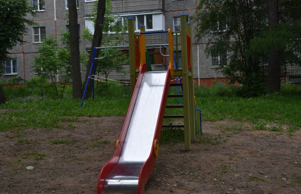  :    