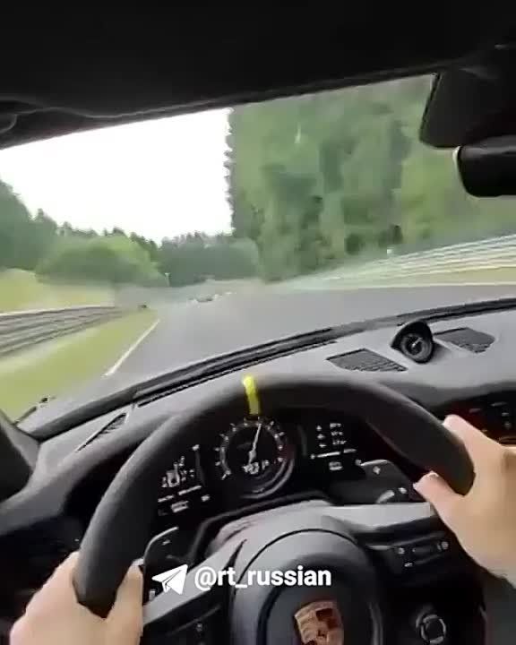 Porsche 911  BMW M2          