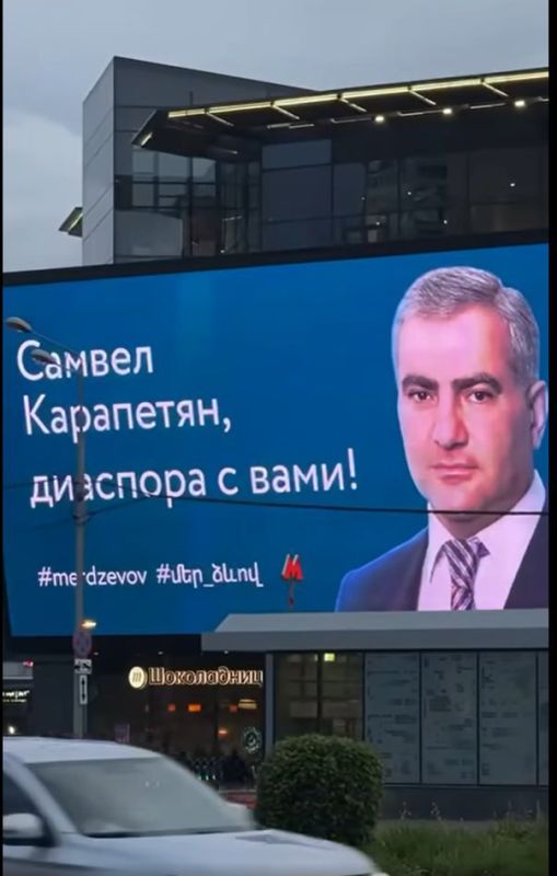        ,    ,  RT    