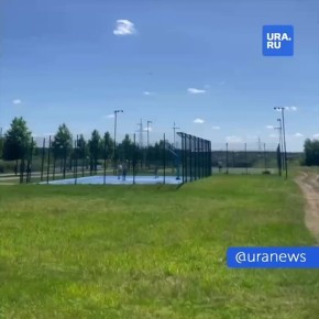 В небе над Киевом заметили самолет