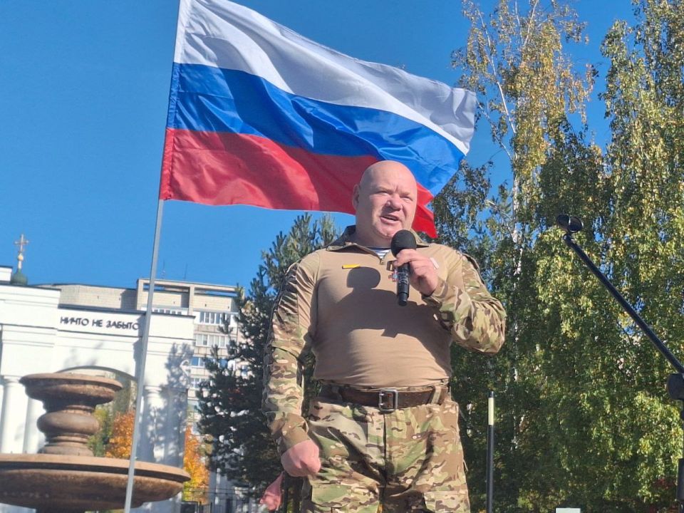 В парке Победы прошла патриотическая акция #МыВместе , посвященная воссоединению Донецкой и Луганской Народных республик, Запорожской и Херсонской областей с Российской Федерацией, в которой приняли участие ветеран органов...