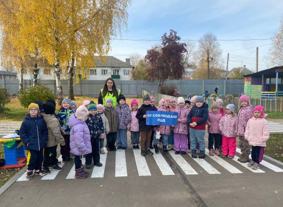 Буйским школьникам и воспитанникам детского сада «Родничок» напомнили правила дорожной безопасности