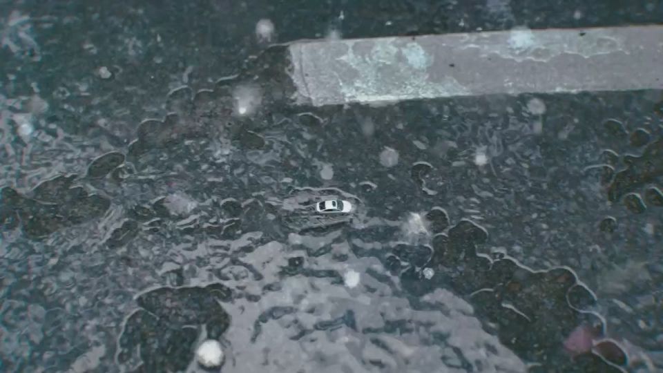 Снижайте скорость!. С первыми признаками непогоды — будьте внимательны