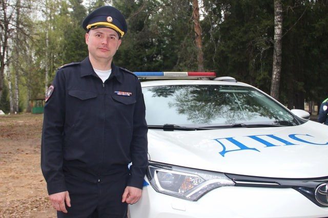 #ХорошихВыходных желает костромичам начальник областной Госавтоинспекции и напоминает водителям и пешеходам в эти праздничные дни беречь себя, и соблюдать правила дорожного движения