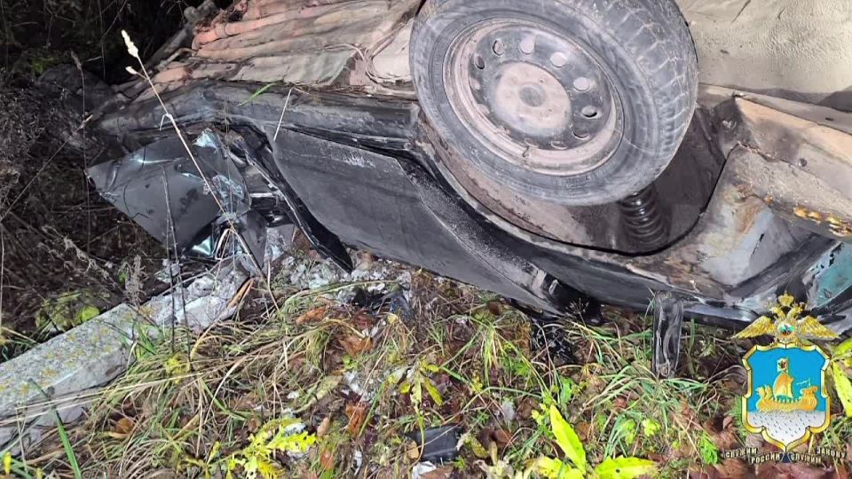 Сотрудники полиции устанавливают обстоятельства ДТП, в котором погибла 14-летняя девушка