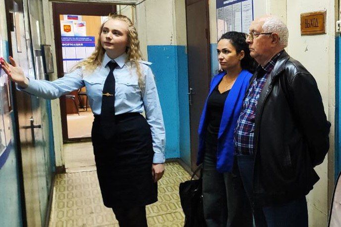 Члены Общественного совета при МО МВД России "Шарьинский" проверили качество оказания государственных услуг подразделениями по вопросам миграции