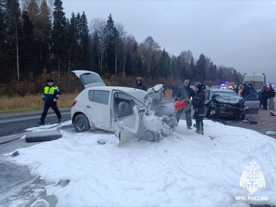 Огнеборцы МЧС России привлекались к ликвидации последствий ДТП