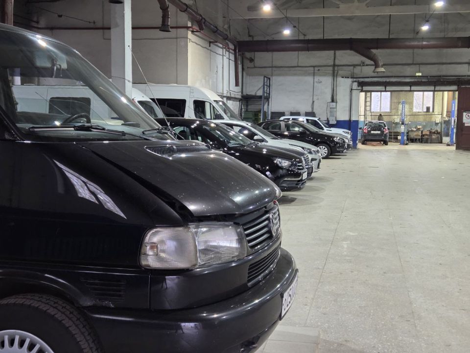 Алексей Смирнов: В преддверии Дня работника автомобильного и городского пассажирского транспорта поблагодарил за добросовестный и ответственный труд водителей нашего муниципального учреждения "Автохозяйство"