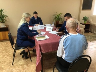 Судебные приставы подводят пенсионеров: Как прокуратура вмешалась в ситуацию