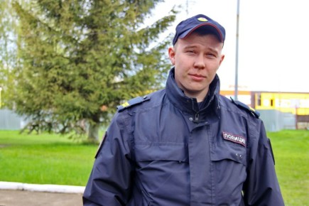 Продуктивной рабочей недели нашим подписчикам желает полицейский водитель 4 взвода ОРОиКПО УМВД России по г. Костроме Михаил Кустов