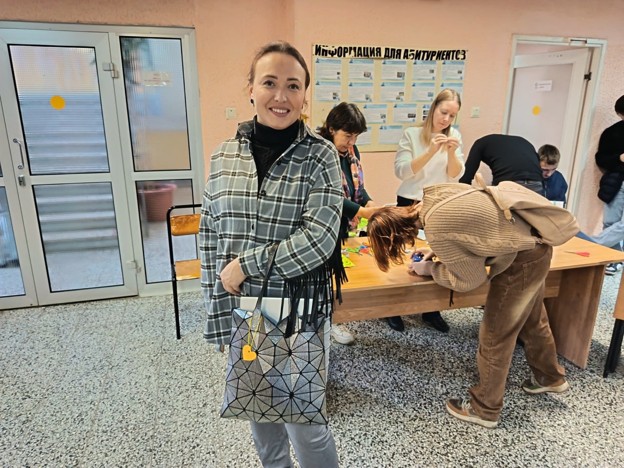 Студенты и педагоги образовательных организаций высшего образования и профессиональных образовательных организаций региона – участники просветительского интенсива «Интеллекты на службе Добра» и «Быть человеком»... Студенты и педагоги образовательных организаций высшего образования и профессиональных образовательных организаций региона – участники просветительского интенсива «Интеллекты на службе Добра» и «Быть человеком»...