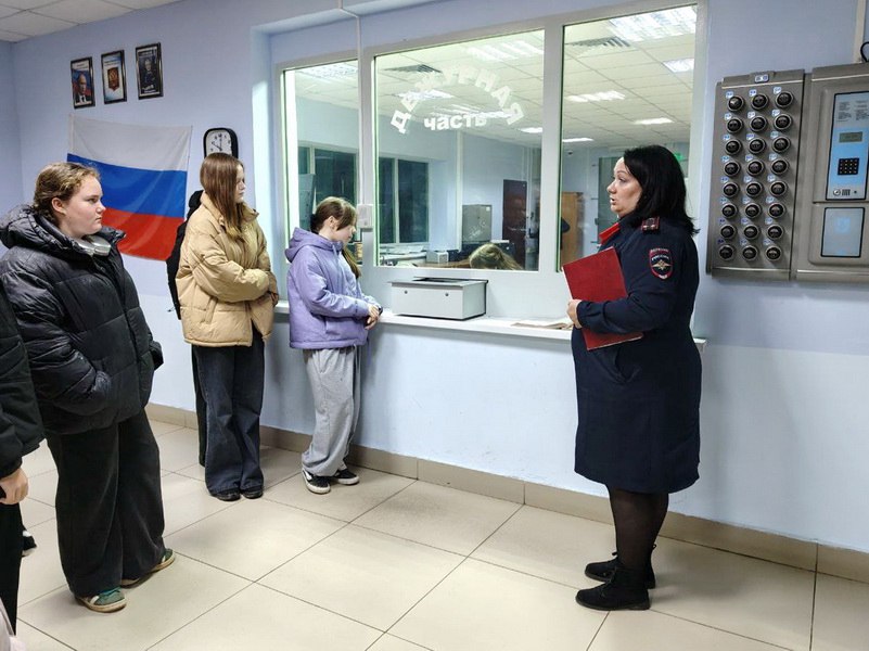В Макарьеве полицейские провели для школьников акцию «Шаг в профессию»