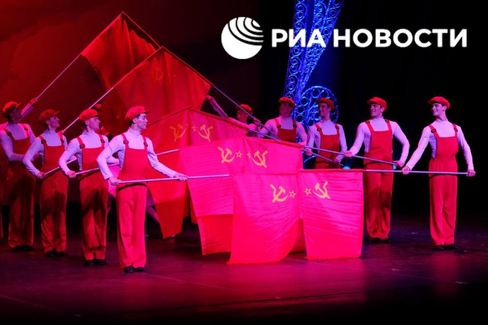 Русский национальный балет "Кострома" представил спектакль об истории России в Пекине