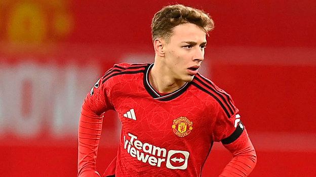 Юная звезда «Манчестер Юнайтед» Амир Ибрагимов изменил спортивное гражданство с английского на РФ. До этого его вызвали в национальную команду Англии до 16 лет, но теперь он сможет играть за сборную России