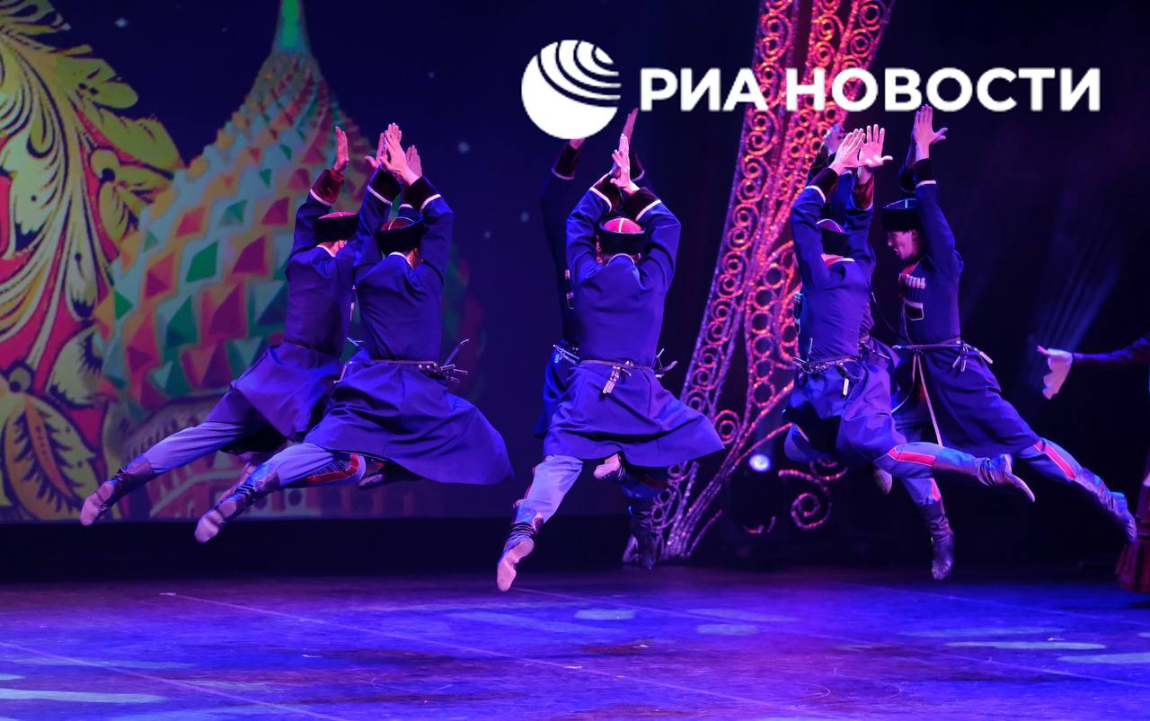 Русский национальный балет "Кострома" представил спектакль об истории России в Пекине Русский национальный балет "Кострома" представил спектакль об истории России в Пекине