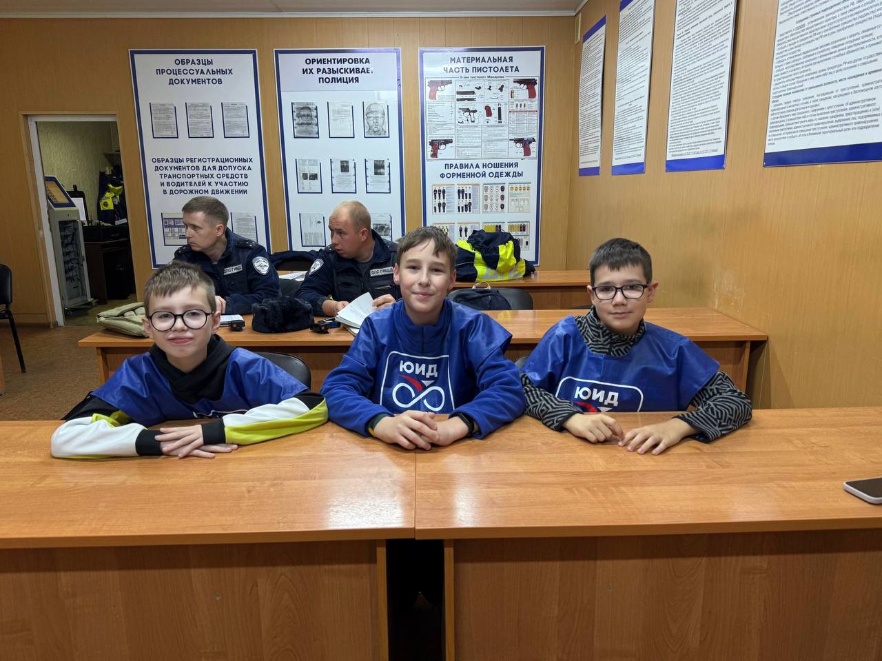 Юные инспекторы движения школы №38 заступили на службу вместе с сотрудниками областной Госавтоинспекции Юные инспекторы движения школы №38 заступили на службу вместе с сотрудниками областной Госавтоинспекции