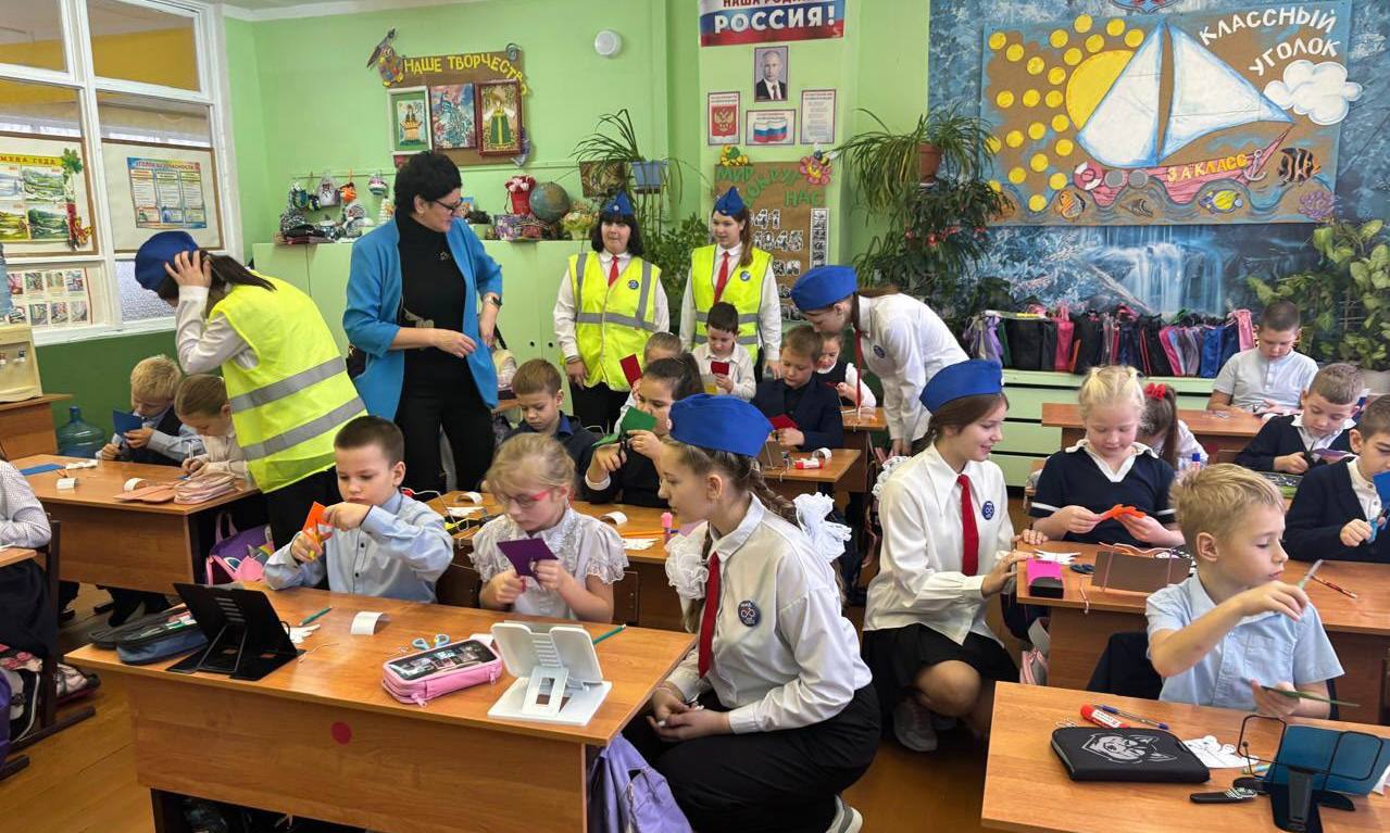 Еженедельные новости ЮИД. 18–24 октября Прошедшая неделя выдалась яркой и насыщенной для юных инспекторов движения! Каникулы — время отдыха, но безопасность всегда на первом месте Еженедельные новости ЮИД. 18–24 октября Прошедшая неделя выдалась яркой и насыщенной для юных инспекторов движения! Каникулы — время отдыха, но безопасность всегда на первом месте