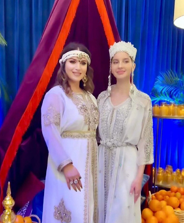 Внезапно бабушка. Старший сын Михаил и его жена Ева подарили Жасмин внука Внезапно бабушка. Старший сын Михаил и его жена Ева подарили Жасмин внука