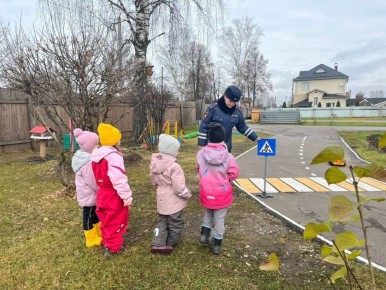Автополицейские региона напомнили о дорожной безопасности при переходе проезжей части