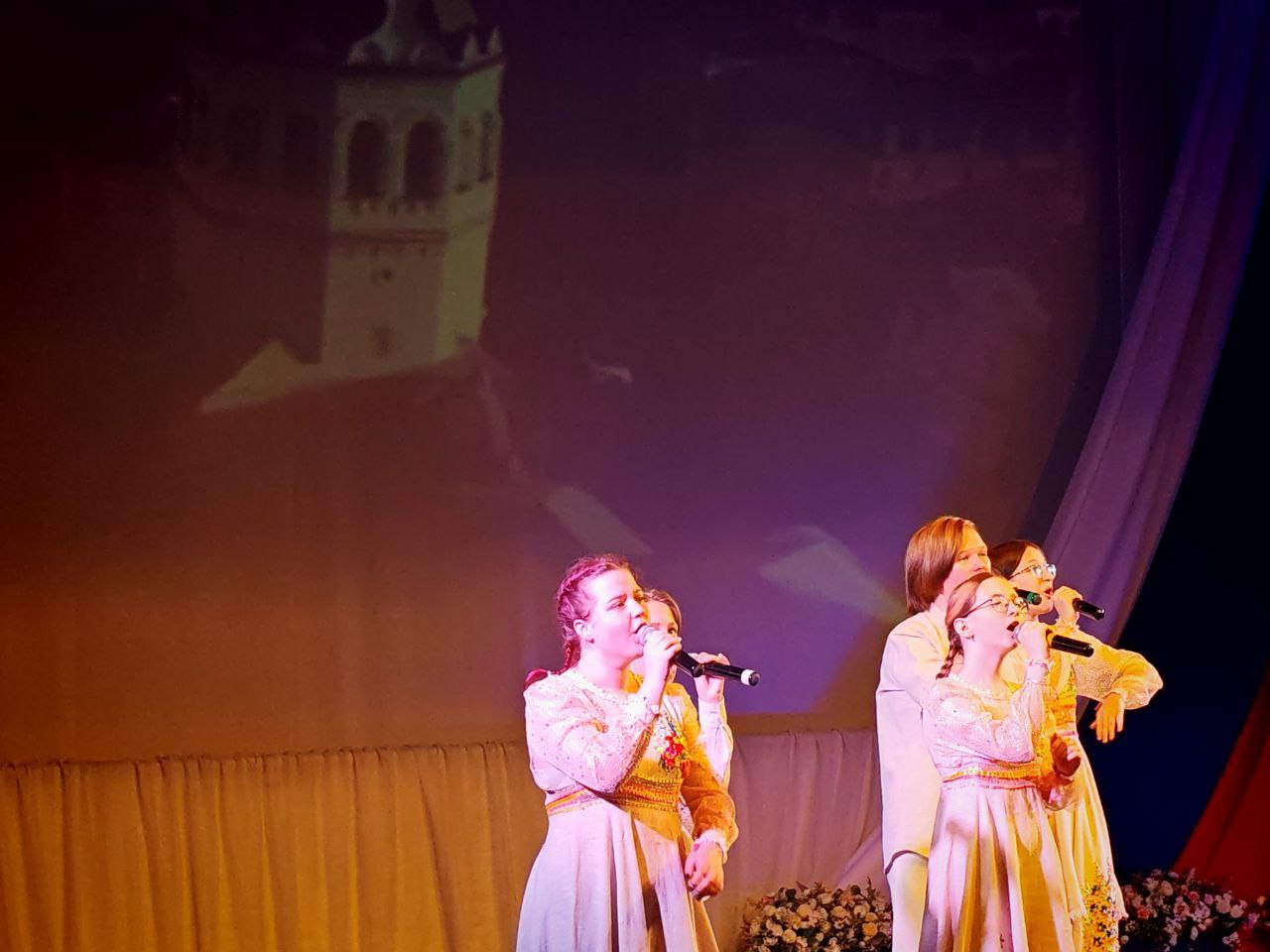 Алексей Смирнов: Сегодня в канун важного государственного праздника поздравил костромичей с Днём народного единства Алексей Смирнов: Сегодня в канун важного государственного праздника поздравил костромичей с Днём народного единства