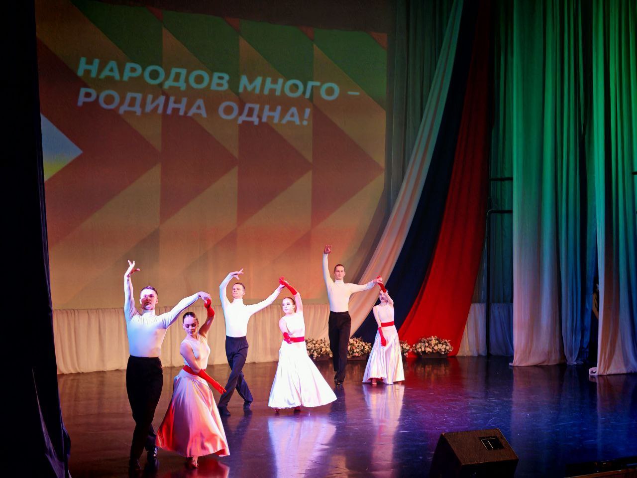 Алексей Смирнов: Сегодня в канун важного государственного праздника поздравил костромичей с Днём народного единства Алексей Смирнов: Сегодня в канун важного государственного праздника поздравил костромичей с Днём народного единства