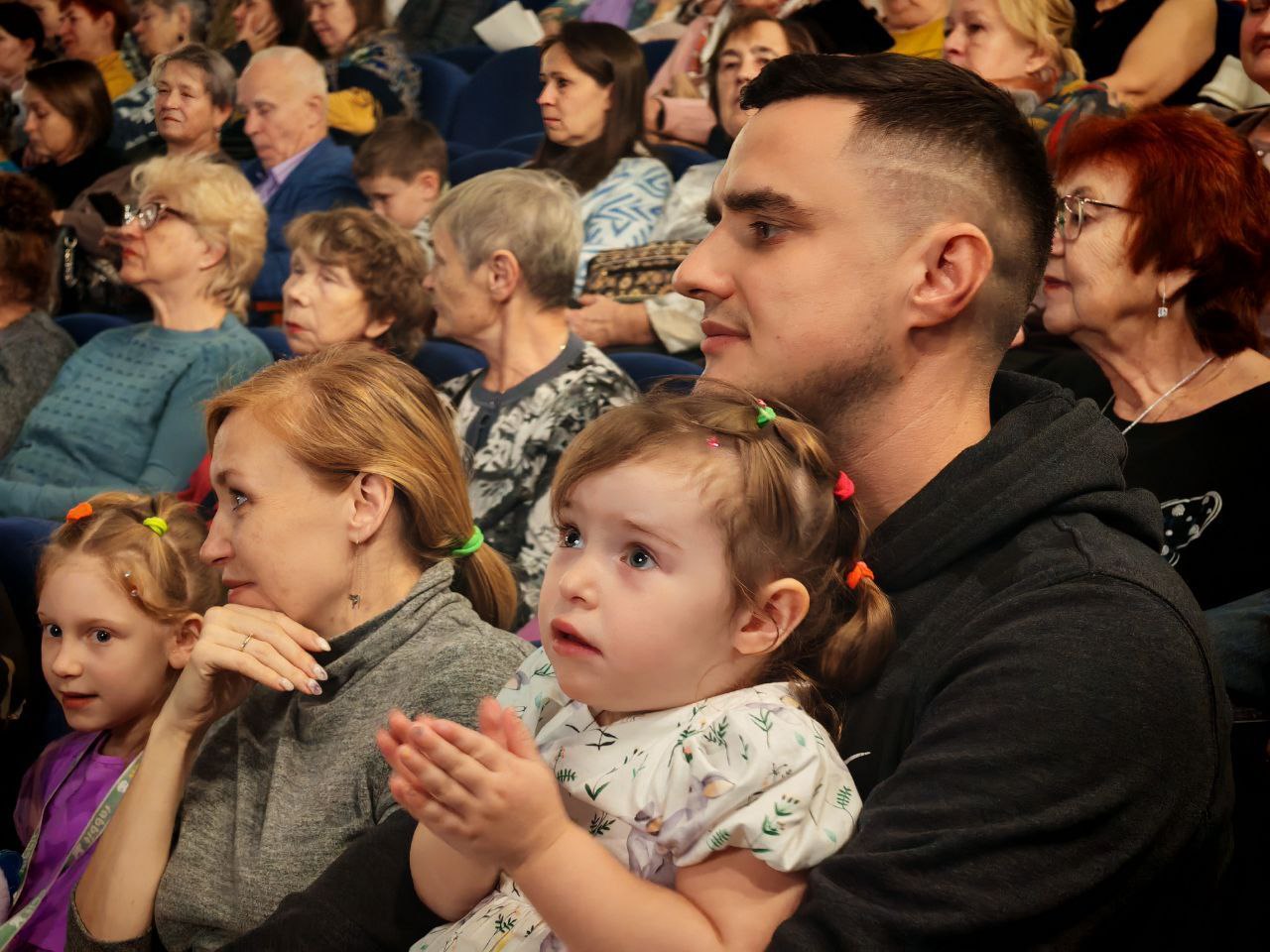 Алексей Смирнов: Сегодня в канун важного государственного праздника поздравил костромичей с Днём народного единства Алексей Смирнов: Сегодня в канун важного государственного праздника поздравил костромичей с Днём народного единства