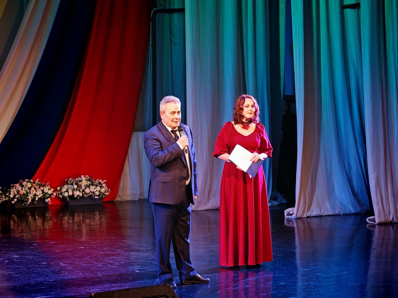 Алексей Смирнов: Сегодня в канун важного государственного праздника поздравил костромичей с Днём народного единства