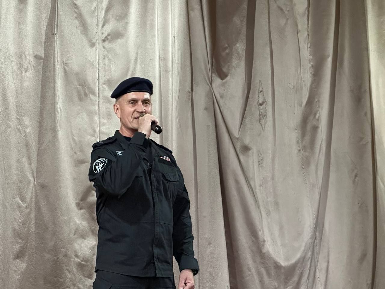 В преддверии профессионального праздника сотрудники органов внутренних дел Костромской области провели акцию "Служба в полиции – стабильность и уверенность"