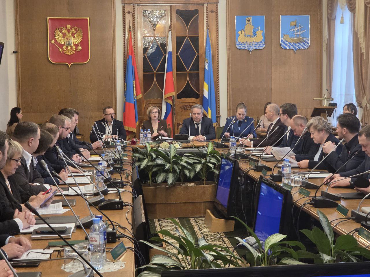 Алексей Смирнов: Сегодня проходит заседание думы города