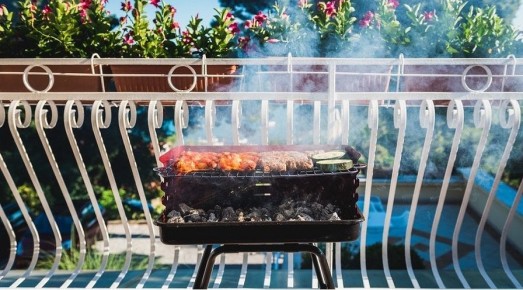 Шашлыки на балконе: как избежать штрафа до 400 тысяч рублей