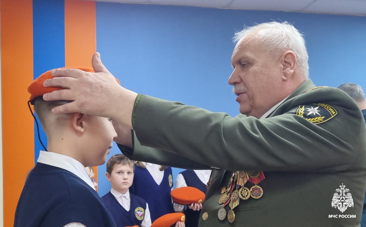 Большое пополнение в кадетских рядах пожарно-спасательного профиля Большое пополнение в кадетских рядах пожарно-спасательного профиля