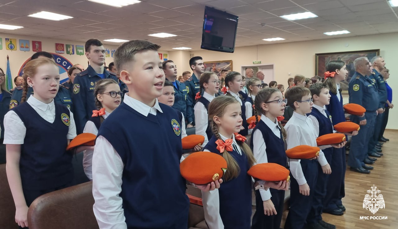 Большое пополнение в кадетских рядах пожарно-спасательного профиля Большое пополнение в кадетских рядах пожарно-спасательного профиля
