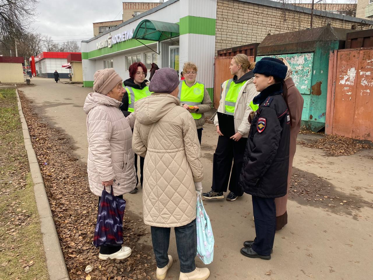 Нерехтские автоинспекторы вместе с юными инспекторами движения провели акцию «Засветись!» Нерехтские автоинспекторы вместе с юными инспекторами движения провели акцию «Засветись!»