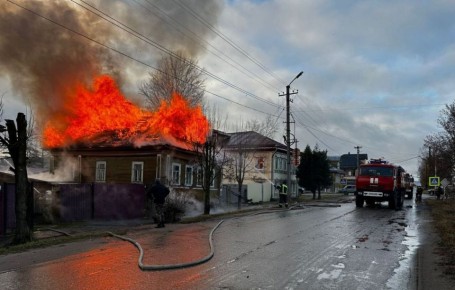 Сильный пожар случился в Солигаличе