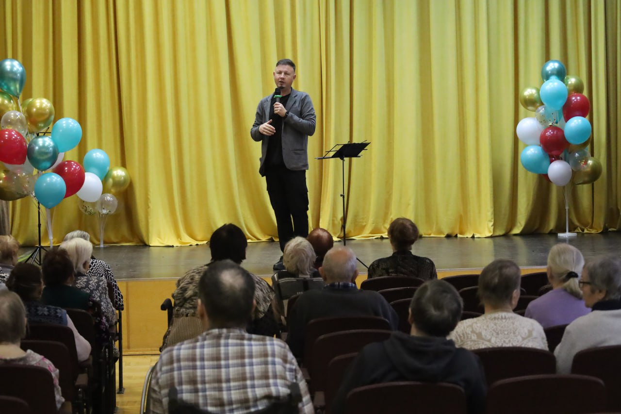 Участковый уполномоченный полиции и член Общественного совета рассказали пожилым костромичам как защититься от мошенников Участковый уполномоченный полиции и член Общественного совета рассказали пожилым костромичам как защититься от мошенников